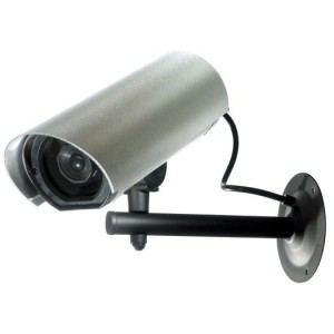 Kamera-Attrappe, Metallgehäuse mit blinkender LED u. Wandarm